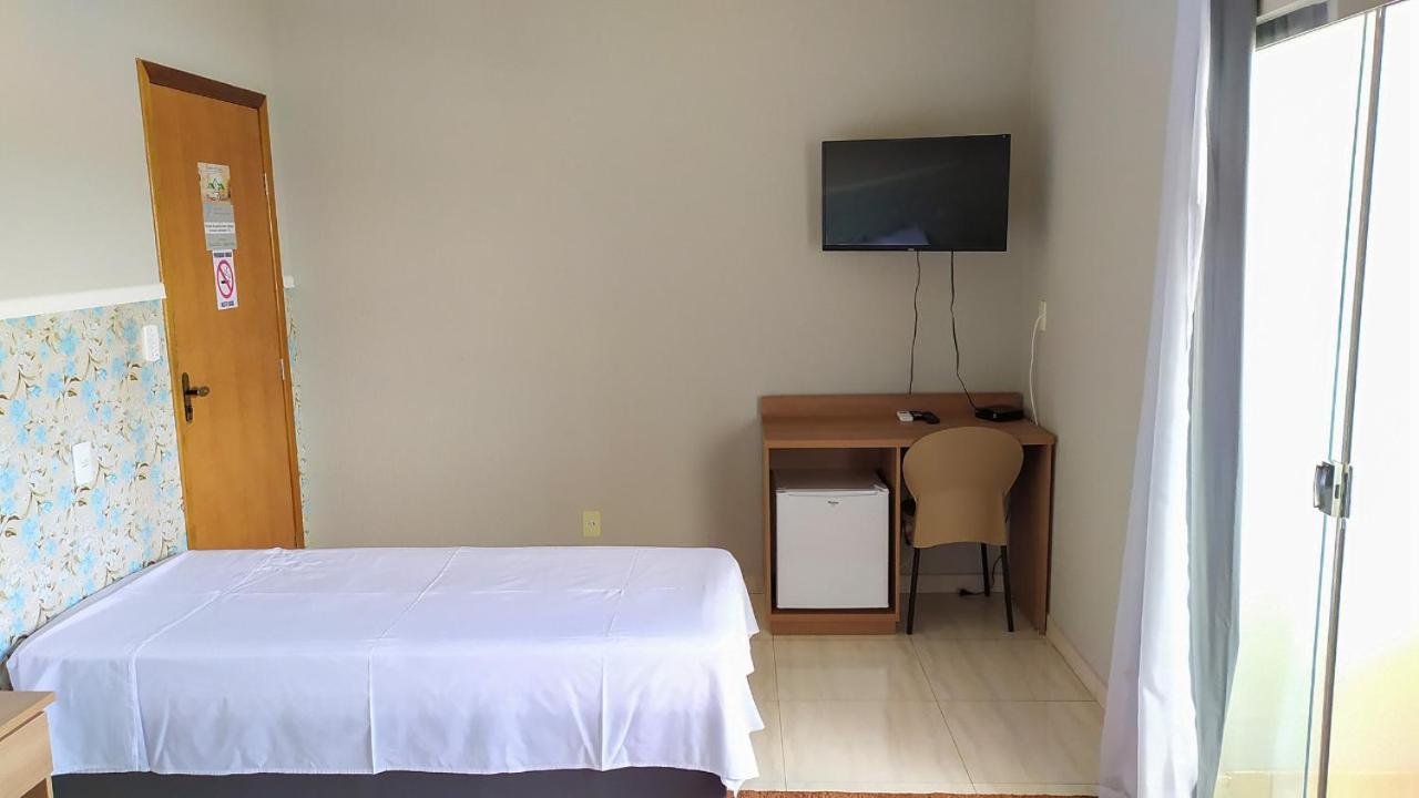 Pouso Oliveira Suites Sao Joao Batista do Gloria Exterior photo